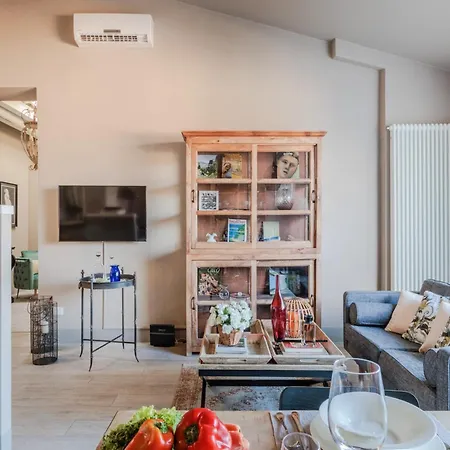 Beautiful Apartment Near Via Fillungo Apartment *