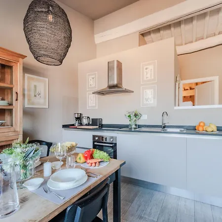 Beautiful Apartment Near Via Fillungo Lucca